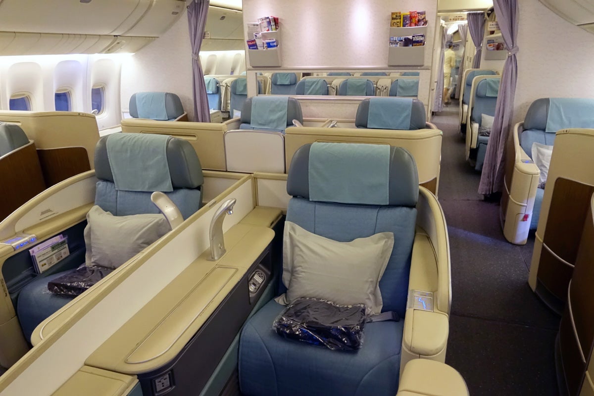 Korean Air 777-300ER First Class SIN Review