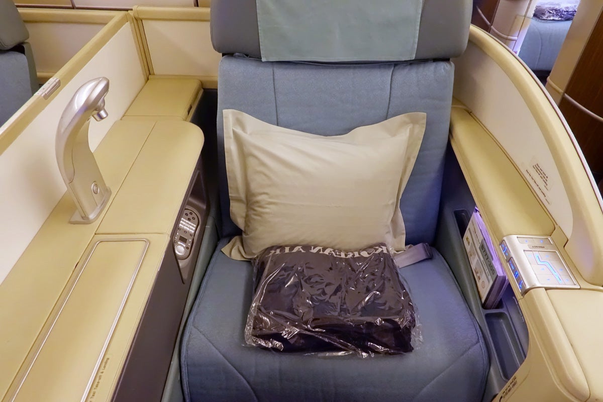 Korean Air 777-300ER First Class SIN Review