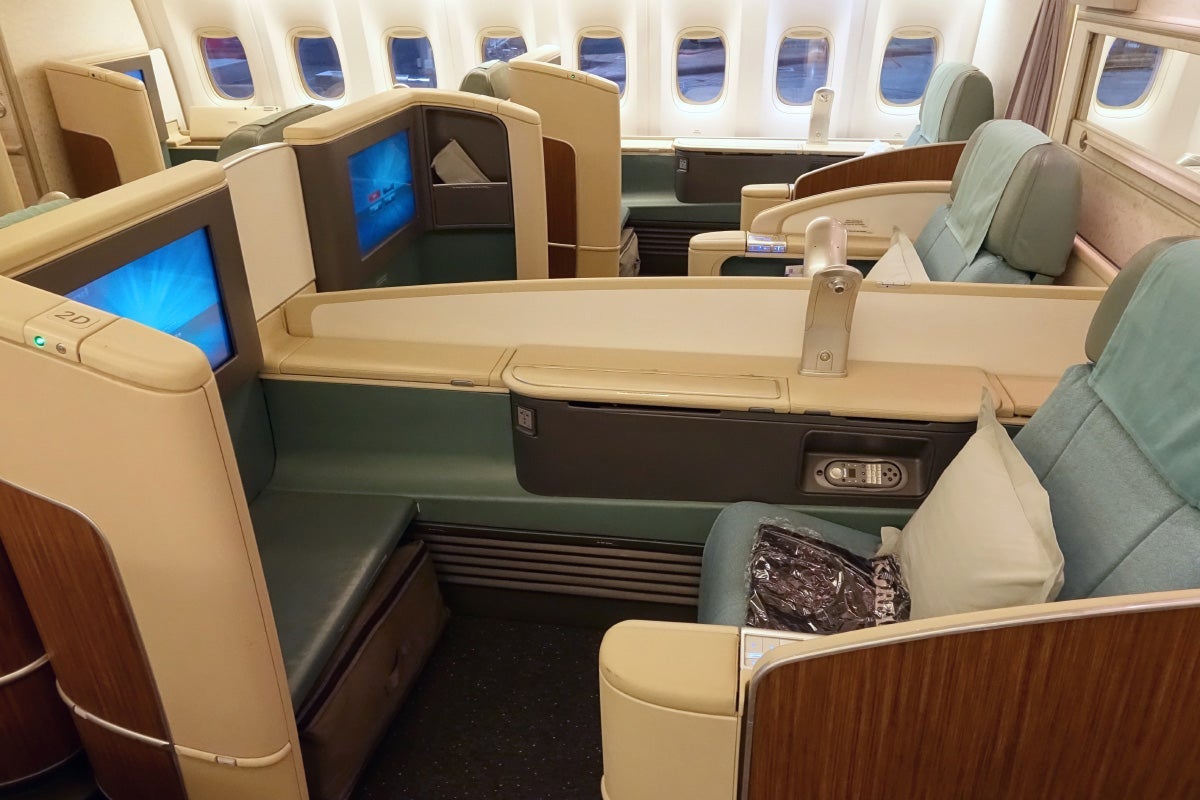 Korean Air 777-300ER First Class SIN Review