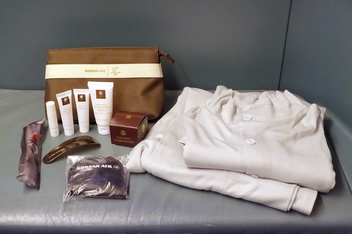 Korean Air 777-300ER First Class SIN Review