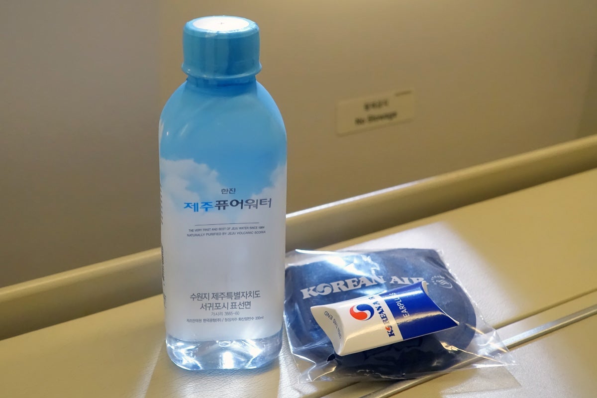 Korean Air 777-300ER First Class SIN Review
