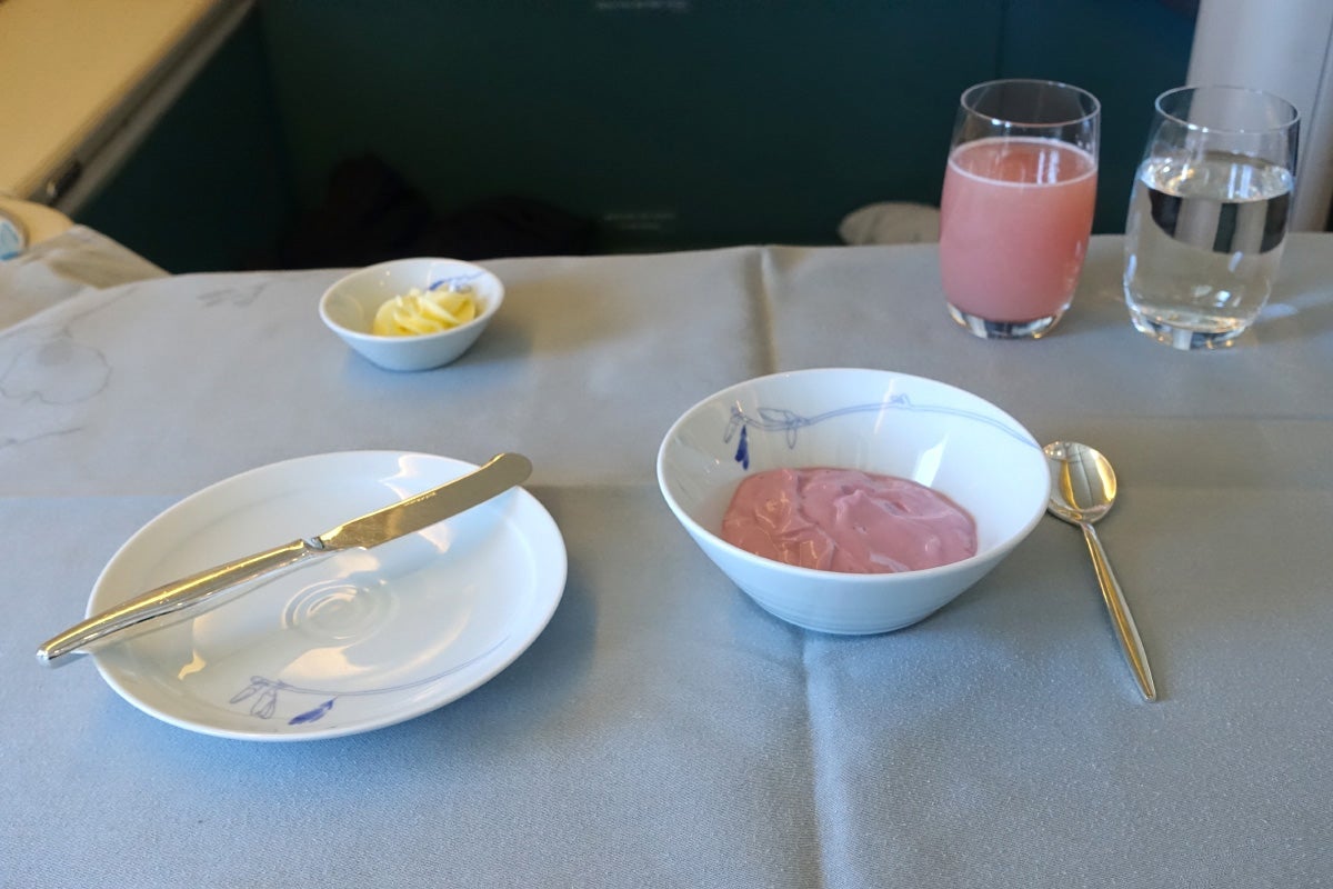 Korean Air 777-300ER First Class SIN Review