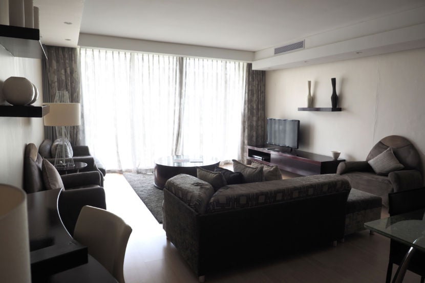 There was plenty of seating space in the living room.