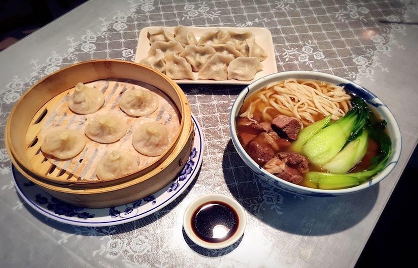 Feast on Chinese food in the Sunset at King of Noodles. Image courtesy of their <a href="https://www.facebook.com/145673765464356/photos/a.1049858681712522.1073741826.145673765464356/1049858671712523/?type=1&theater">Facebook page</a>.