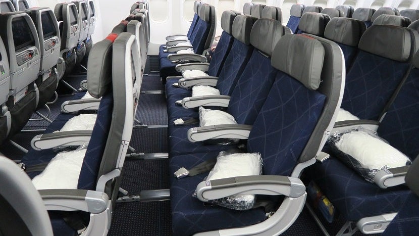 aa-777-200-772-new-retrofit-economy-legroom