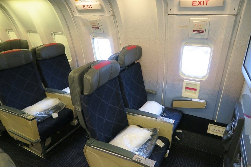 Row 20-21 are both exit rows, providing a bit more legroom but a fixed armrest.