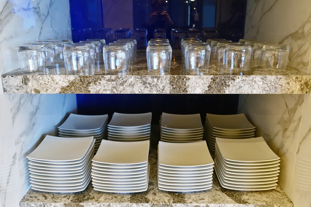 United Polaris Lounge Preview
