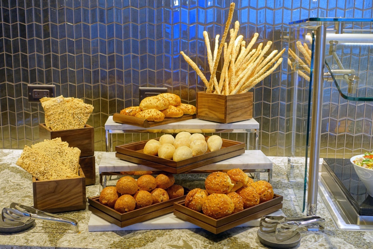 United Polaris Lounge Preview