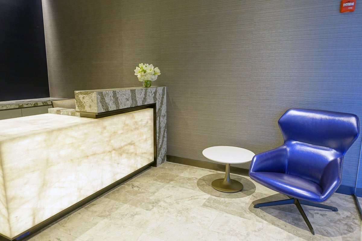 United Polaris Lounge Preview
