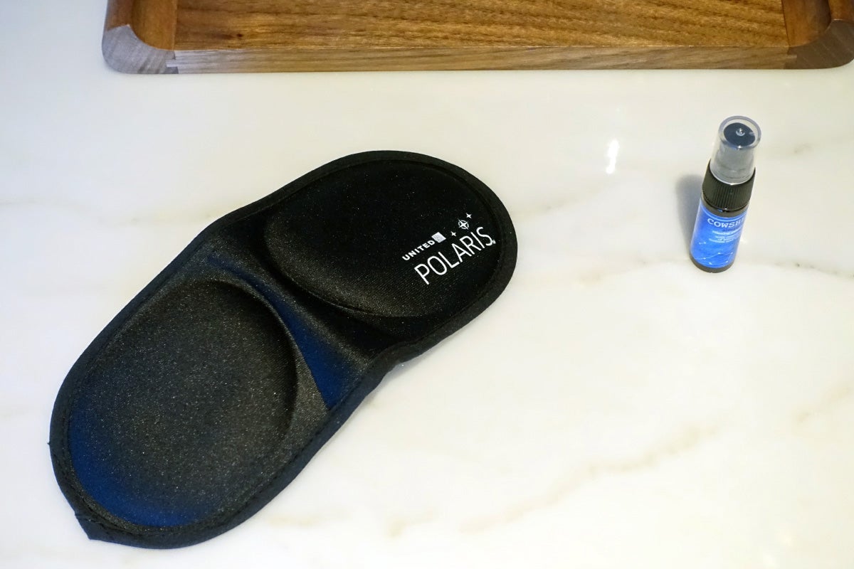 United Polaris Lounge Preview