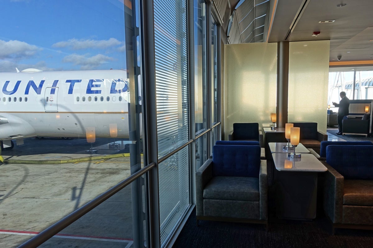 United Polaris Lounge Preview