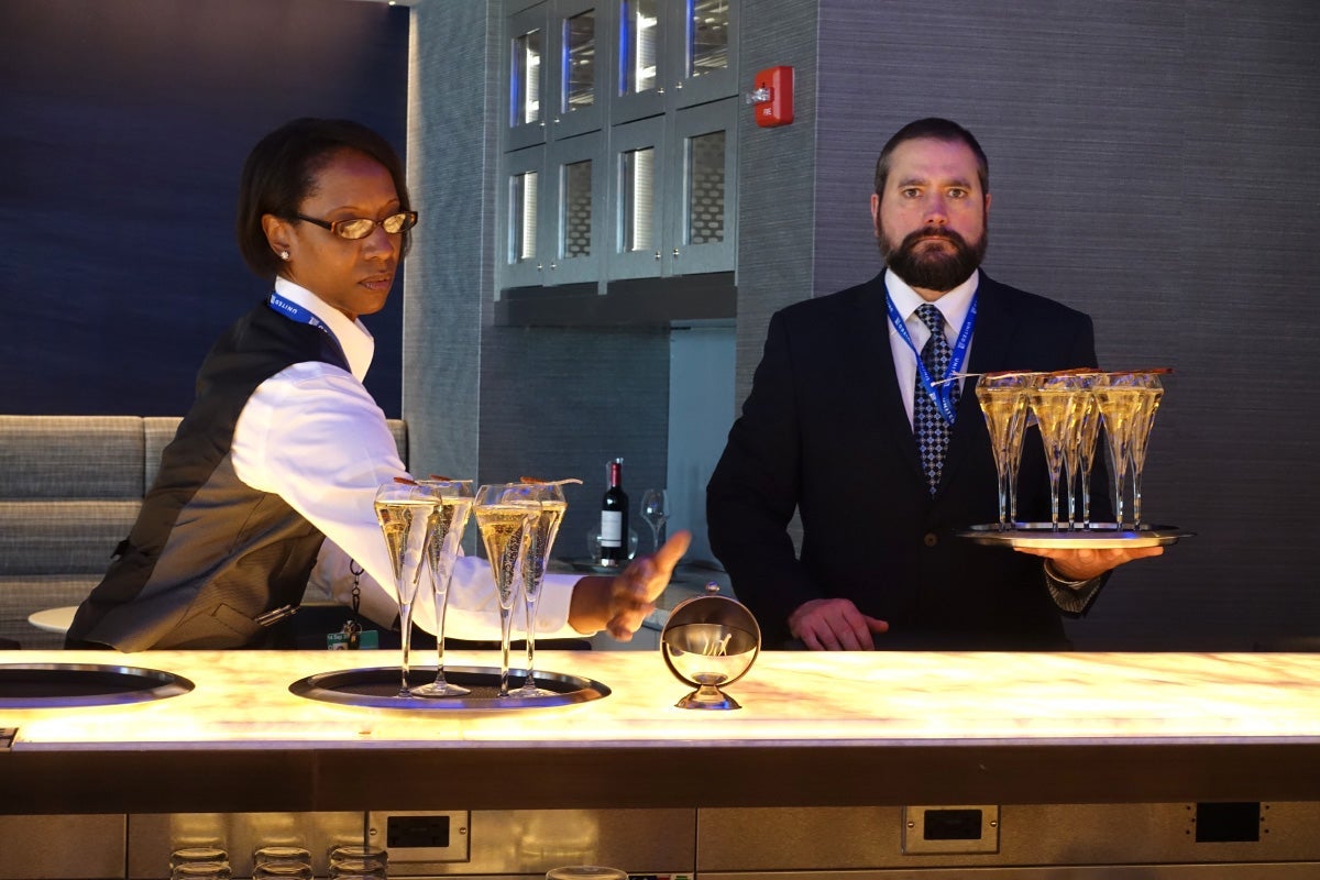 United Polaris Lounge Preview