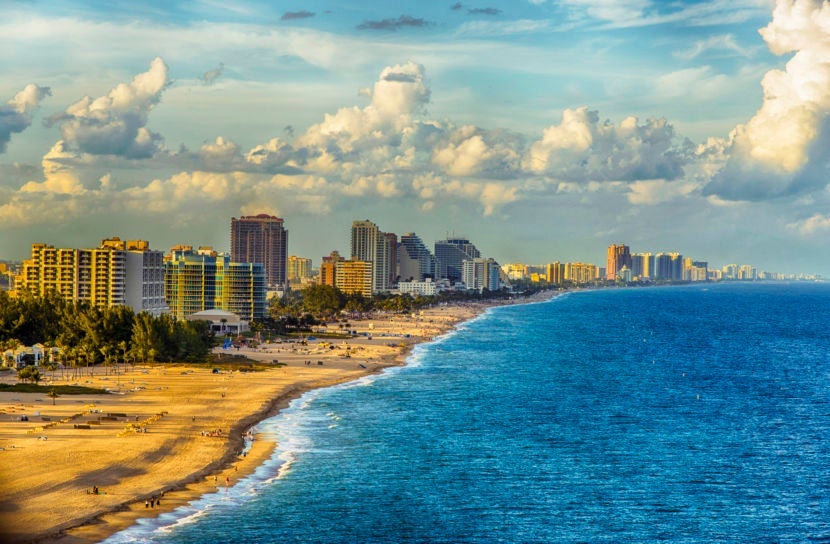 Fly from coast to coast on Jetblue's transcontinental route from Long Beach to Fort. Lauderdale. <em>Image courtesy of Getty Images.</em>