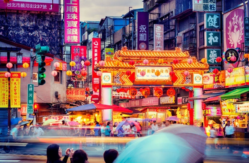 Travel to the Taiwanese Capital on EVA Air's new nonstop from Chicago to Taipei. <em>Image courtesy of Getty Images.</em>