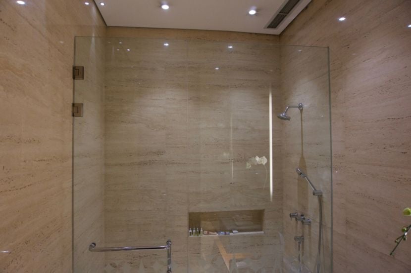 Immaculately clean shower rooms