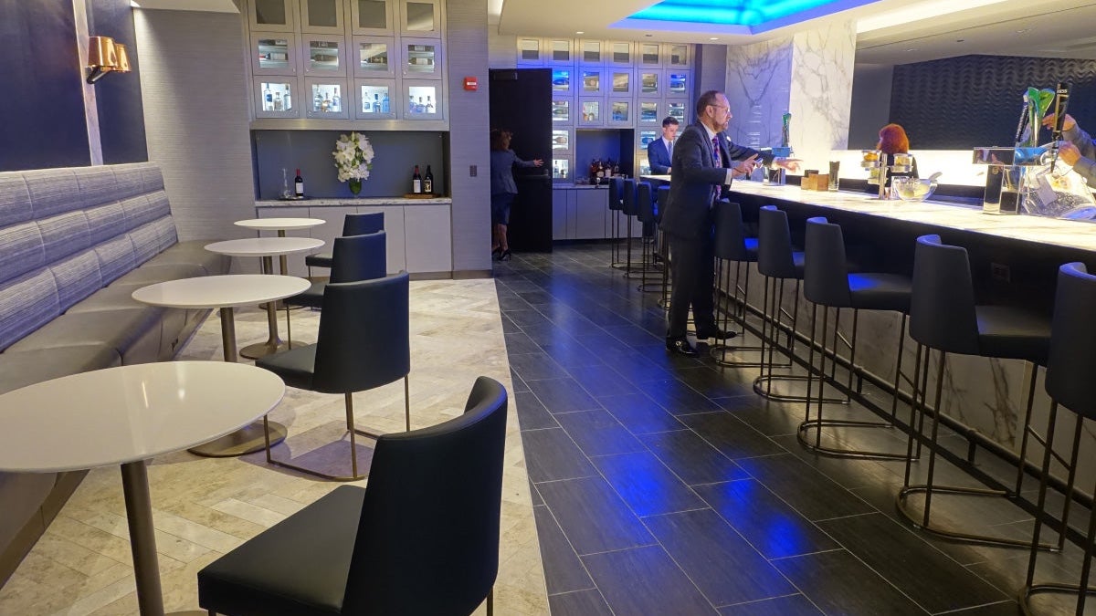 United Polaris Lounge Review