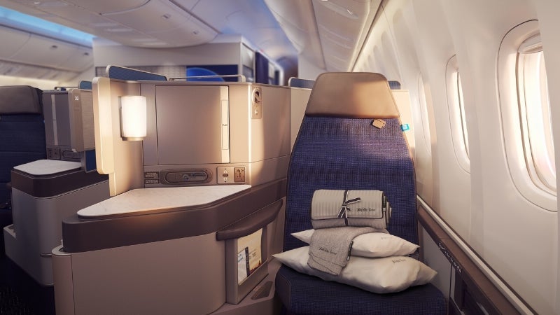 United Airlines Saks Fifth Ave Amenities