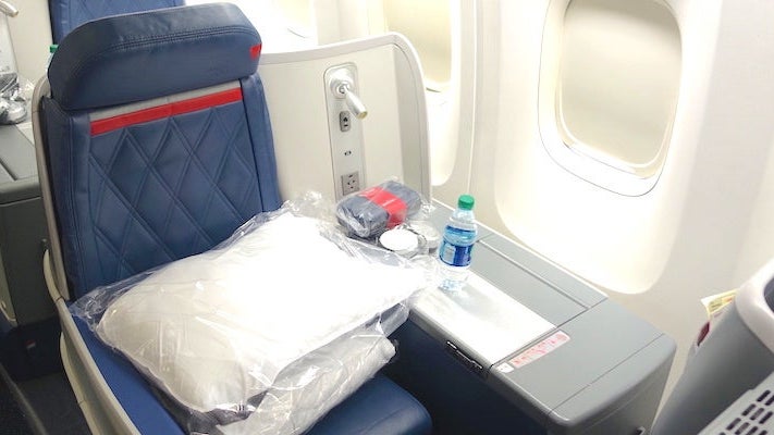 Delta 767 seat feat