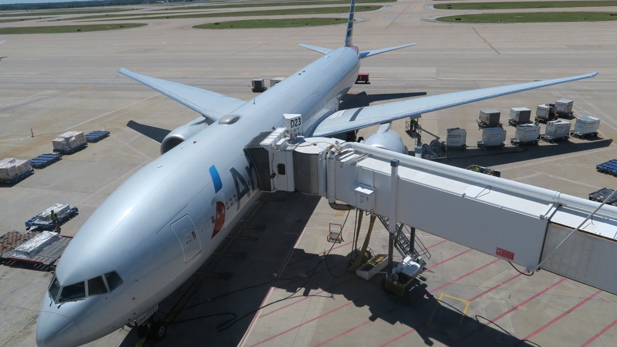 American DFW 777-300ER