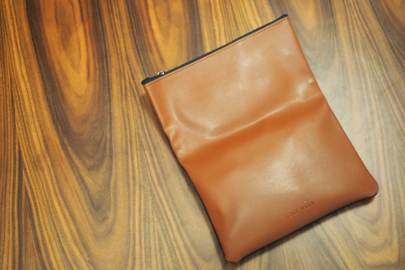 I'd carry around my tablet in this bad boy any day.