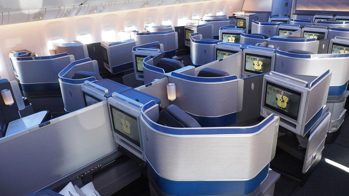 United 777-300ER 77W Polaris Business Class Preview