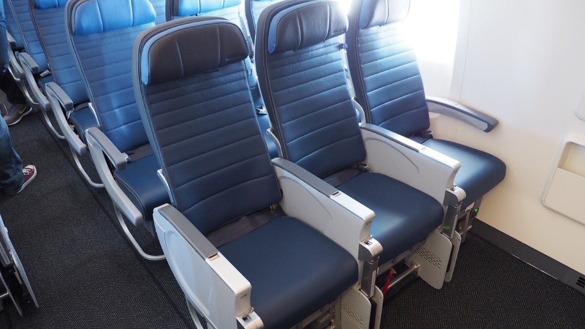 United 777-300ER 77W Economy Preview