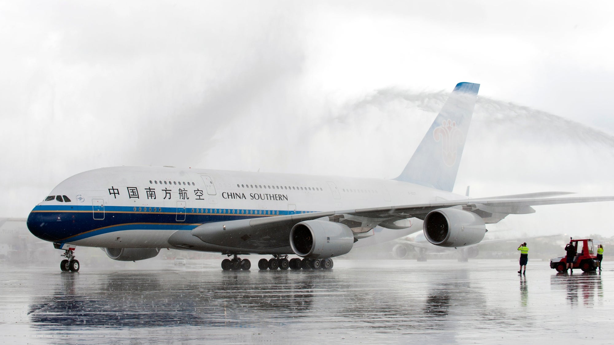 China Southerns Airbus A380 Lands In Sydney