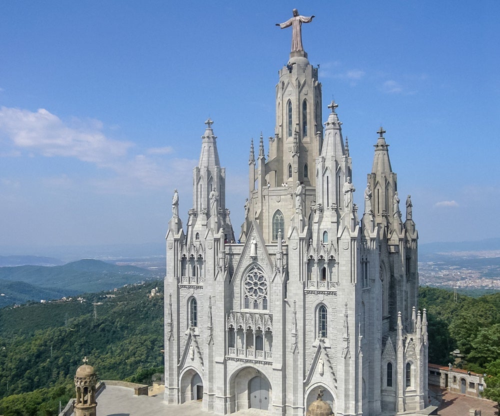 The Expiatory Church of the Sacred Heart of Jesus gives the Sagrada Familia a run for its money. Image courtesy of Jordiferrer via Wikipedia Commons.