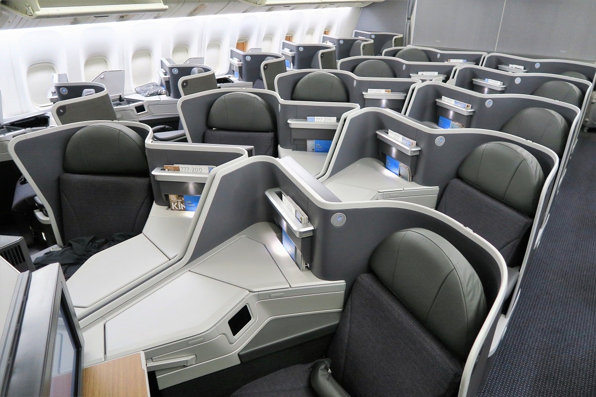AA 777-200