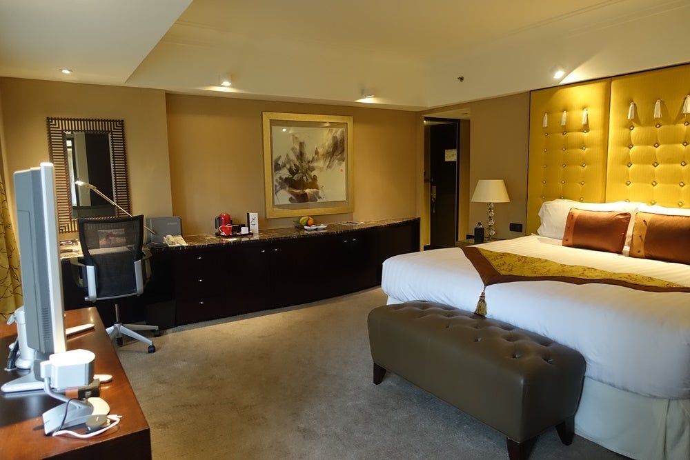 The large bedroom.