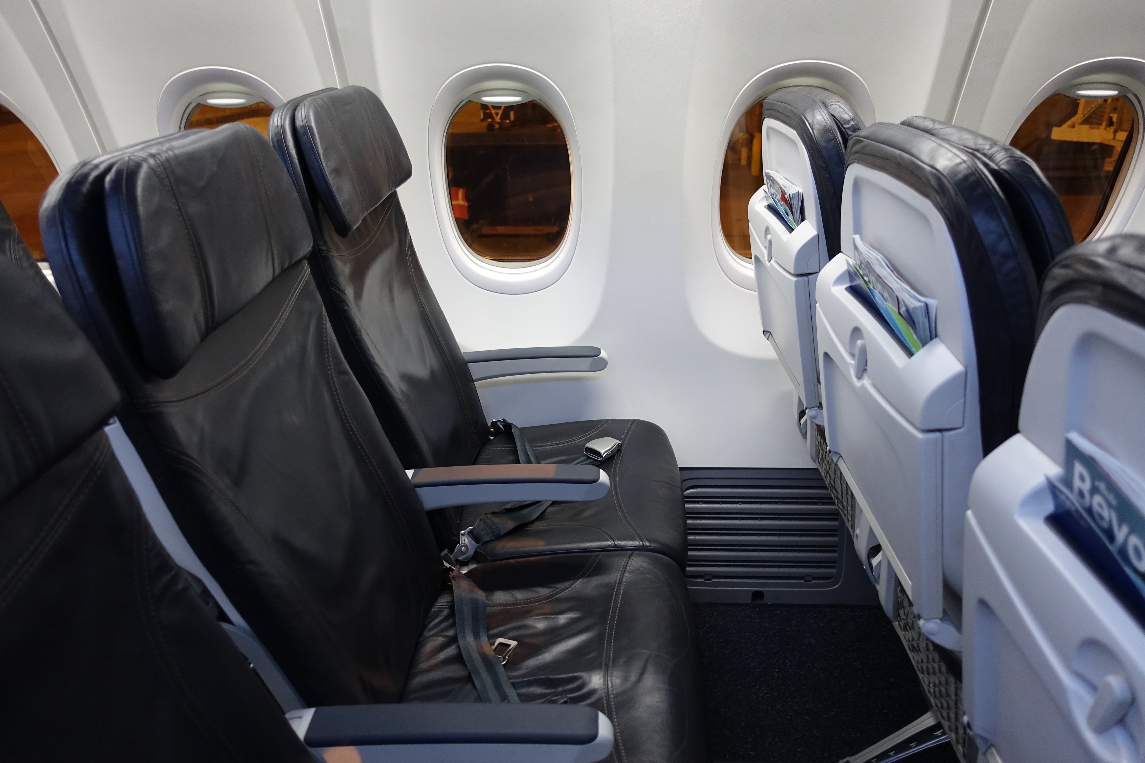Alaska 737-900 coach seats