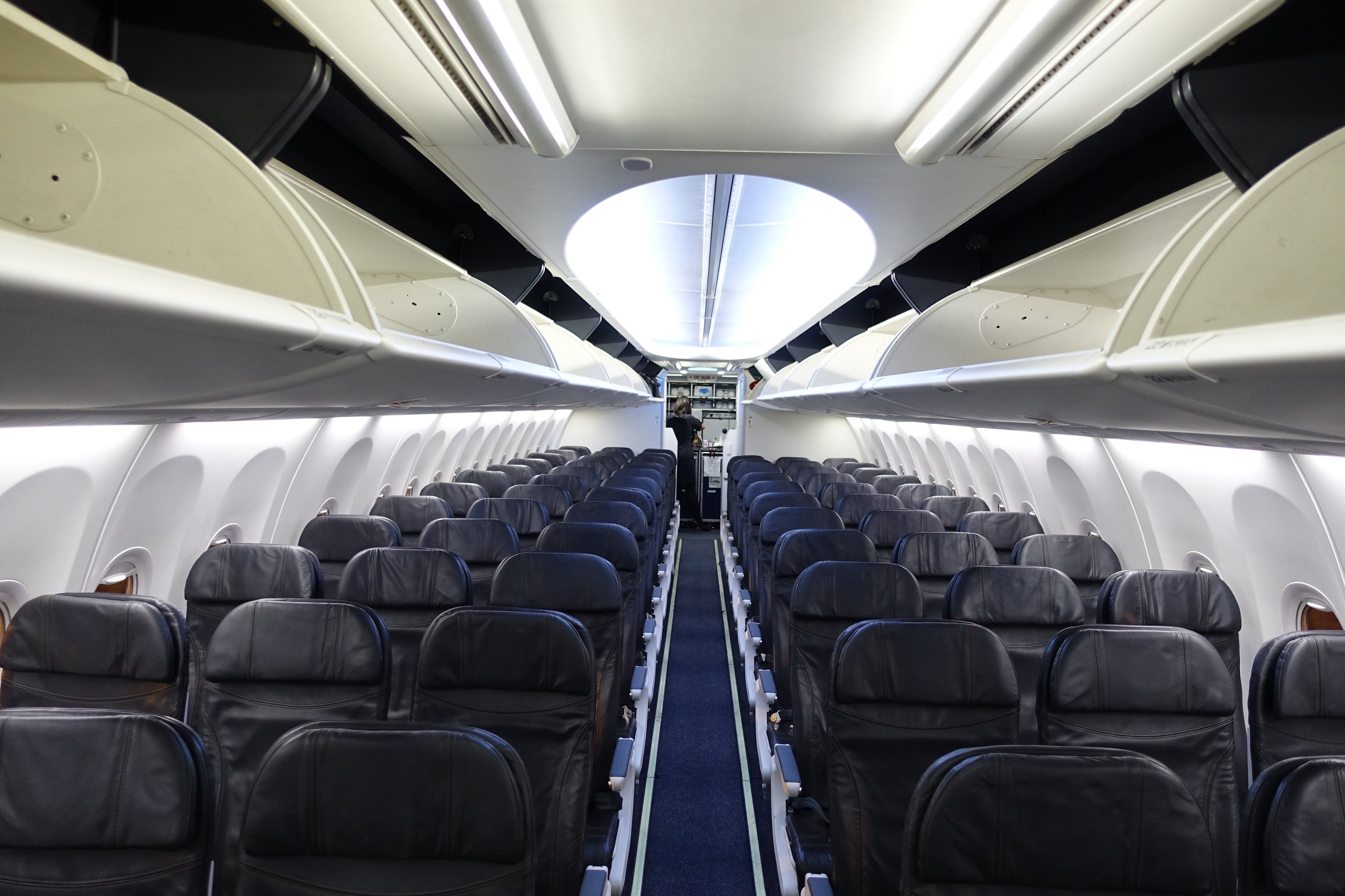 Alaska 737-900 coach cabin