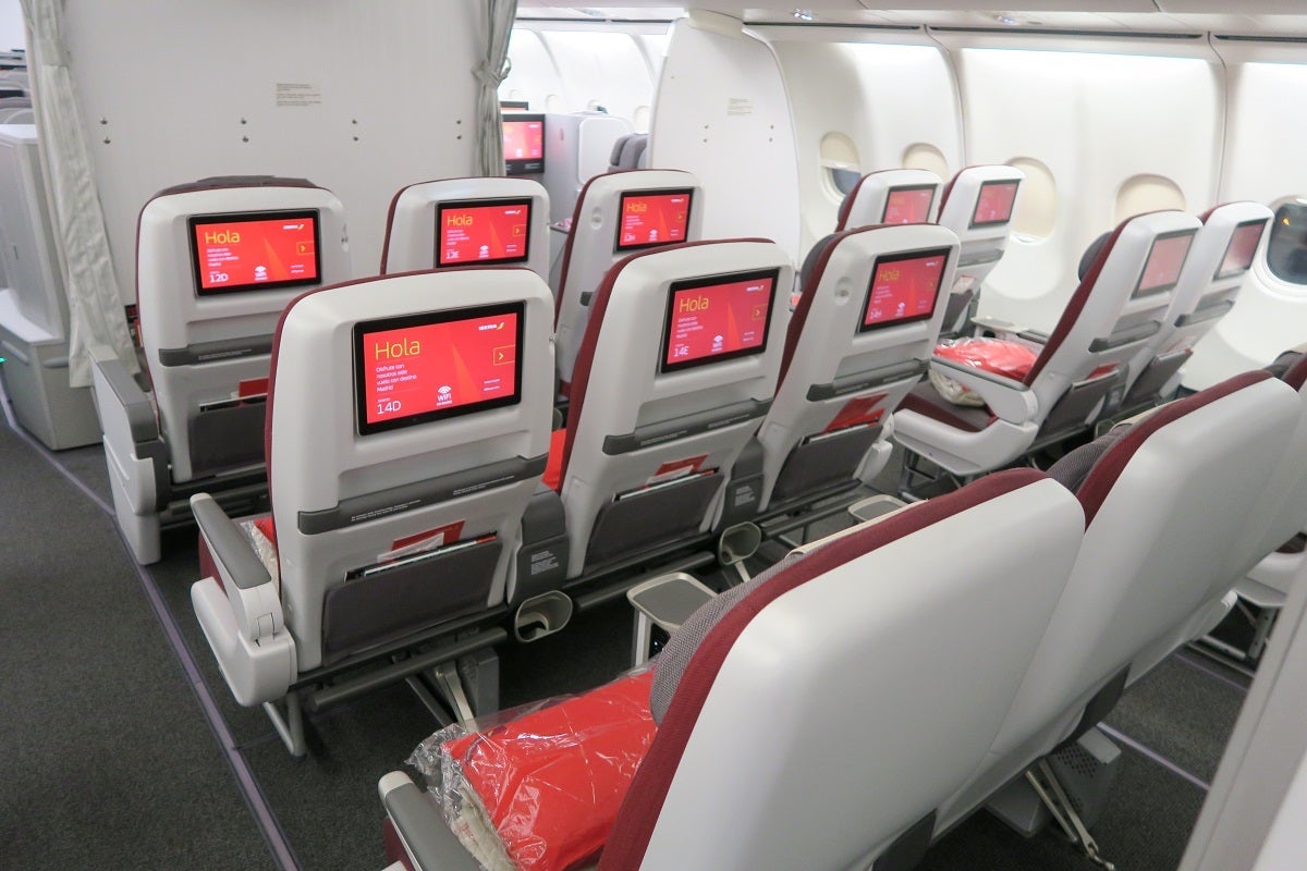 Iberia A340-600 Premium Economy middle seats