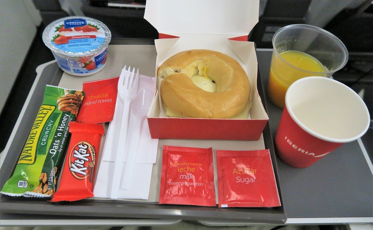 Iberia A340-600 premium economy breakfast