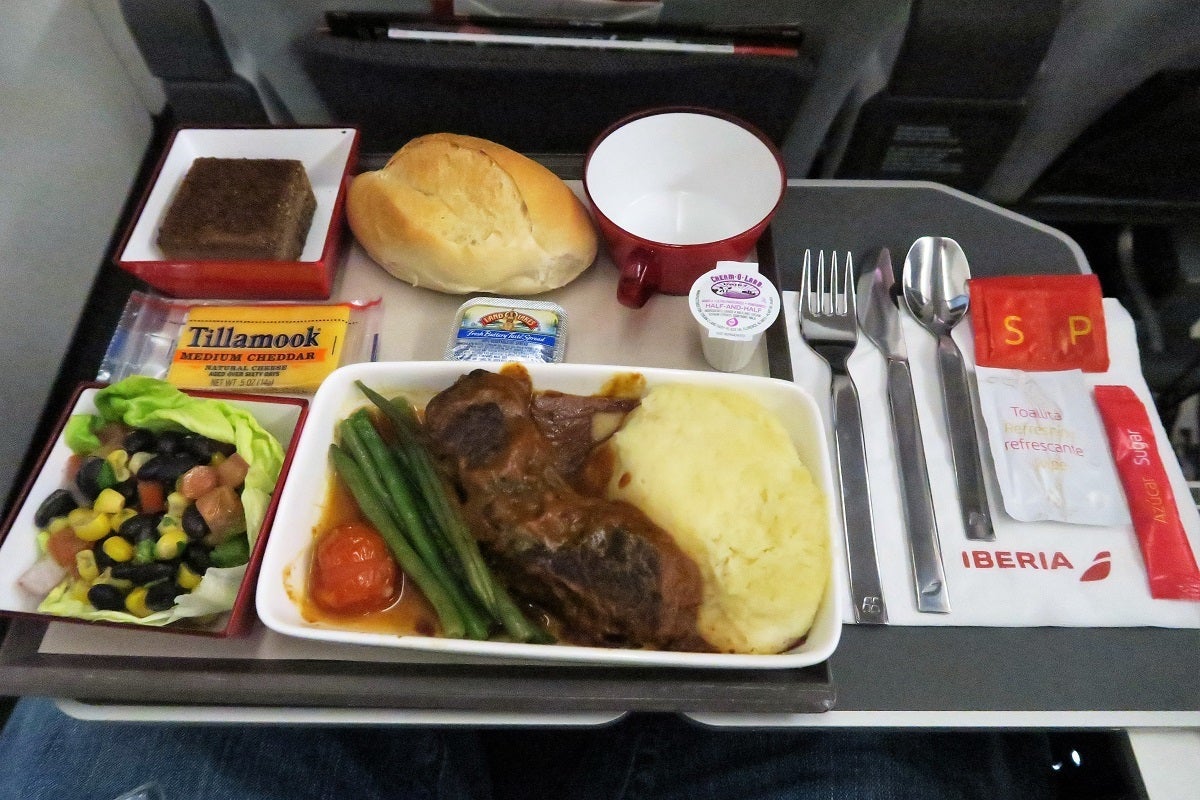 Iberia A340-600 premium economy rib dinner2