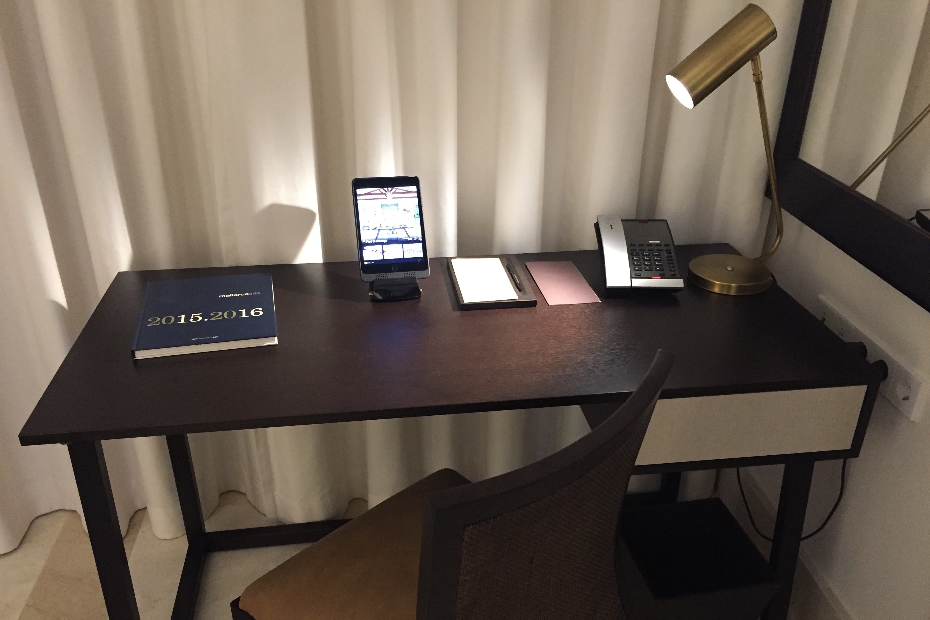 Park Hyatt Mallorca desk