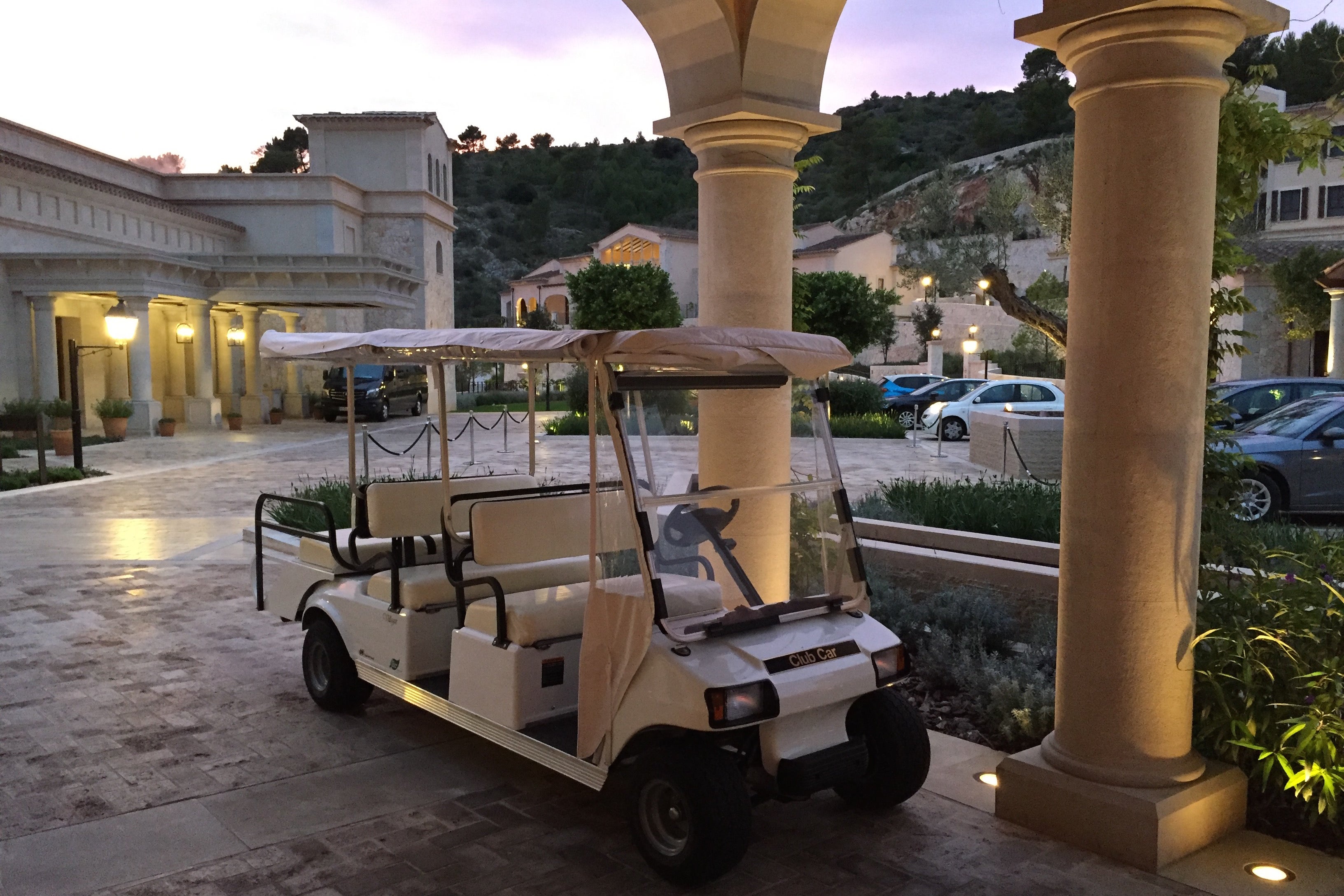 Park Hyatt Mallorca golf cart