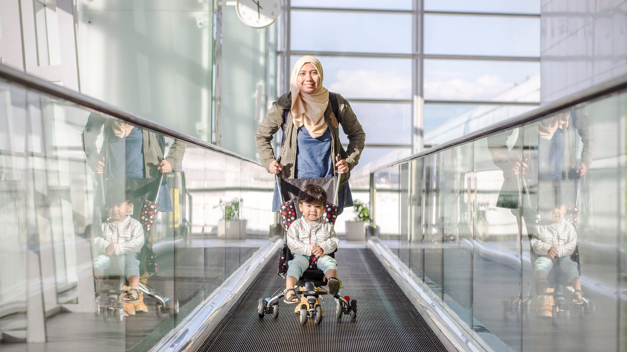 dog stroller running Beberoad R7 All-Terrain Dog Stroller  One-Second Fold, Shock-Absorbing ER Tires, Panoramic Mesh Design
