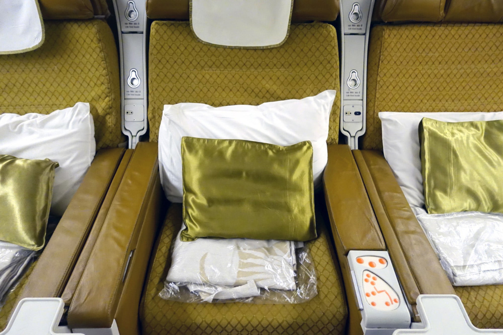 Air India 777-300ER Business Class Review