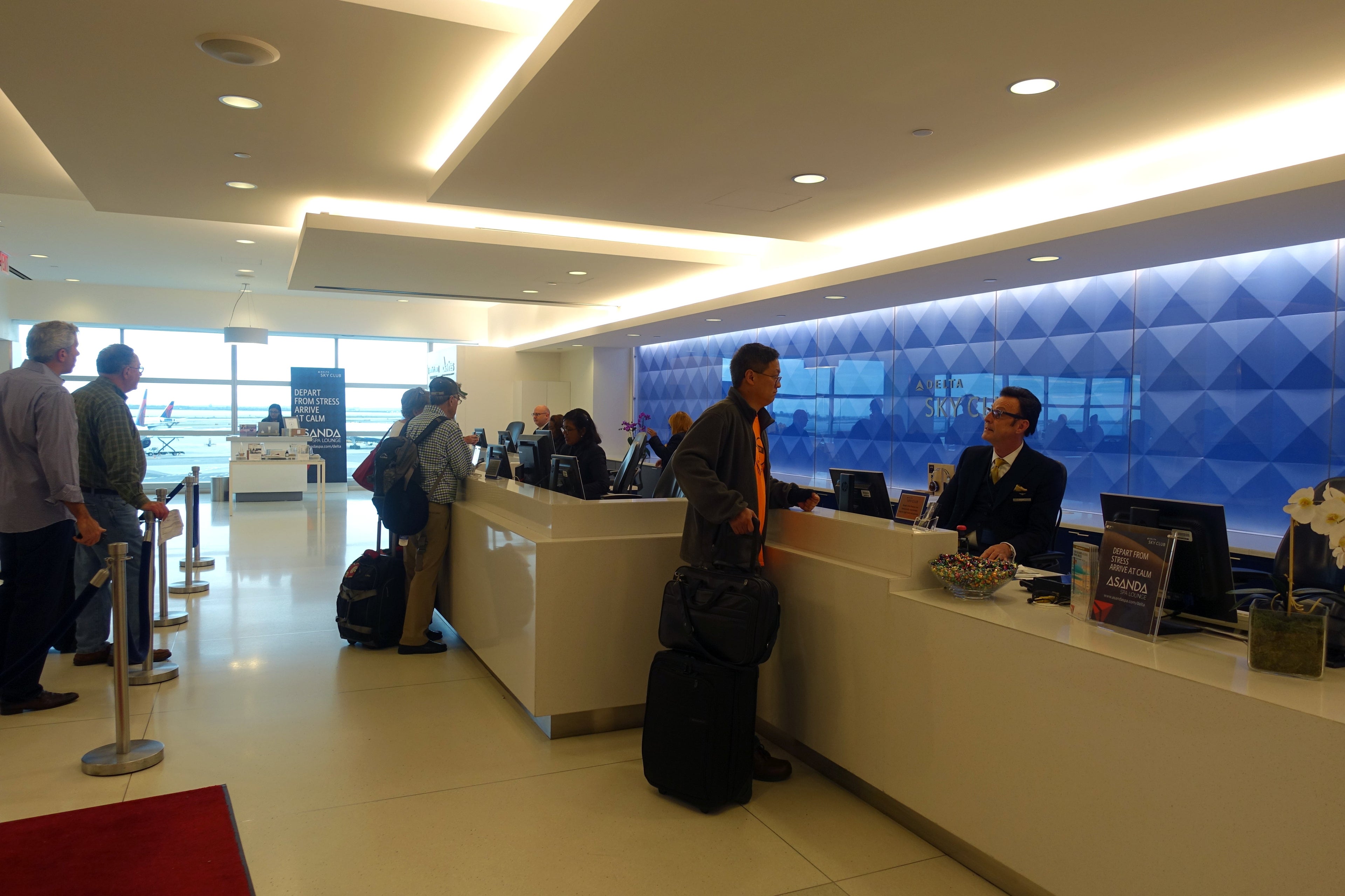 delta 777-200 economy review jfk-bcn