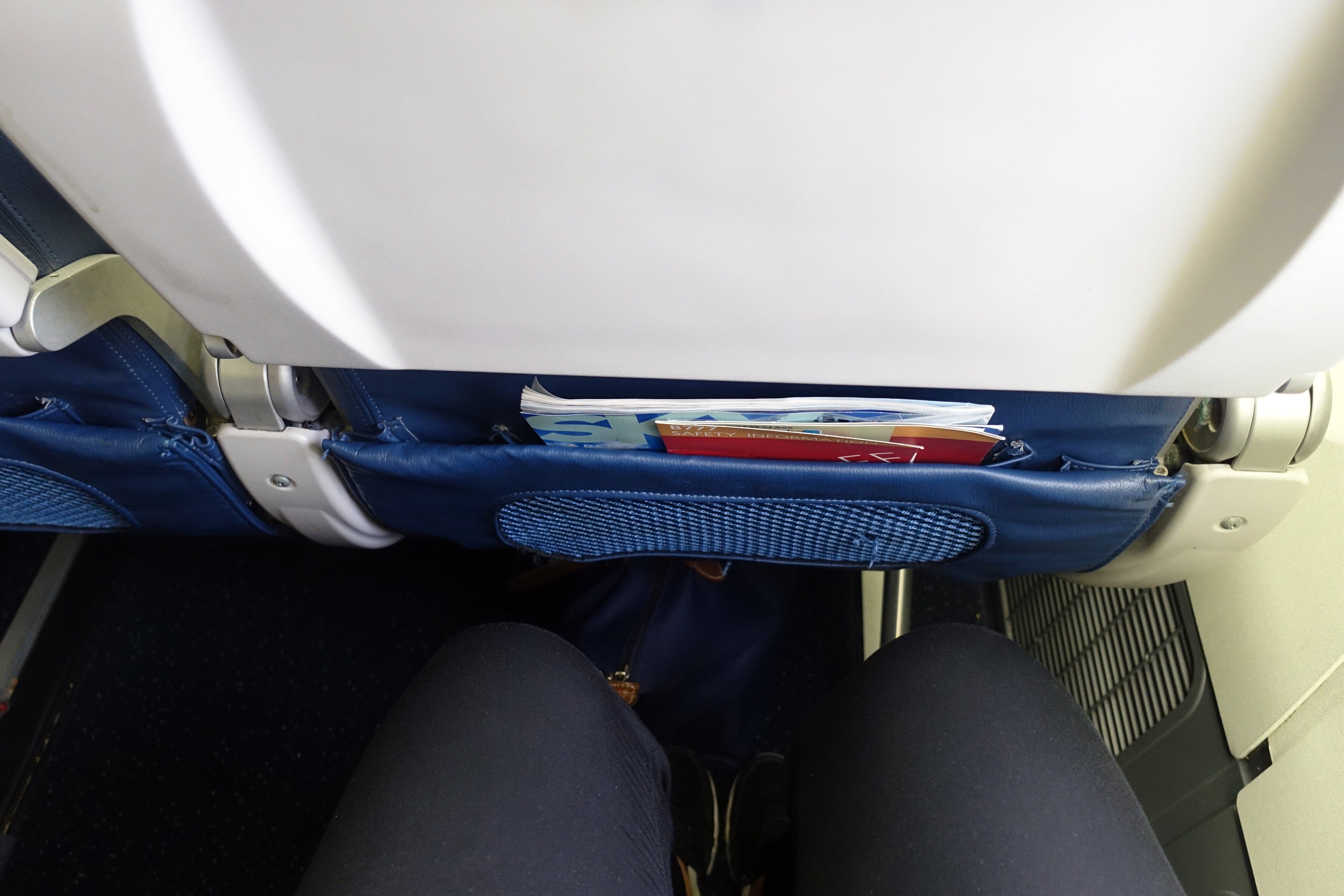 delta 777-200 economy review jfk-bcn