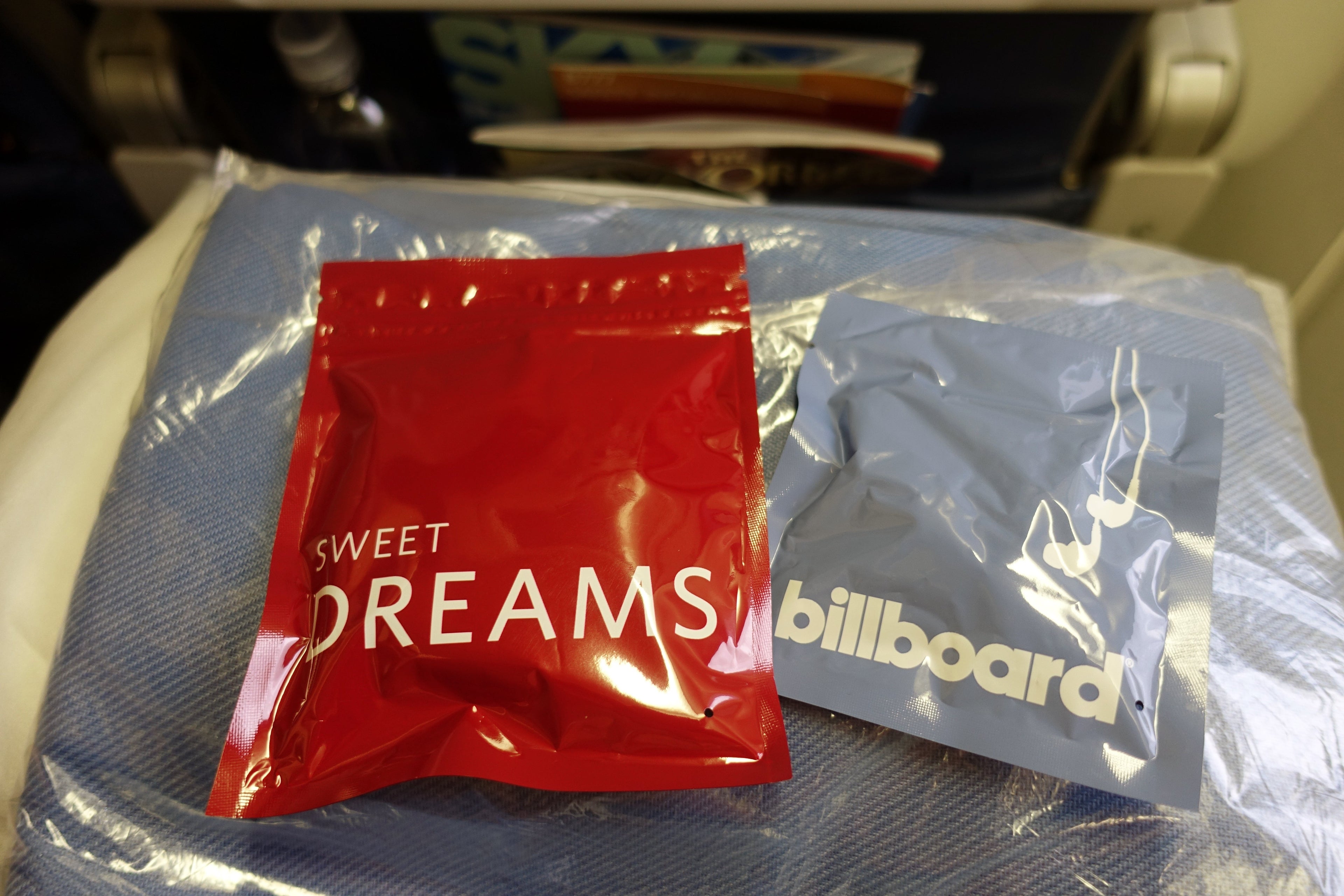 delta 777-200 economy review jfk-bcn