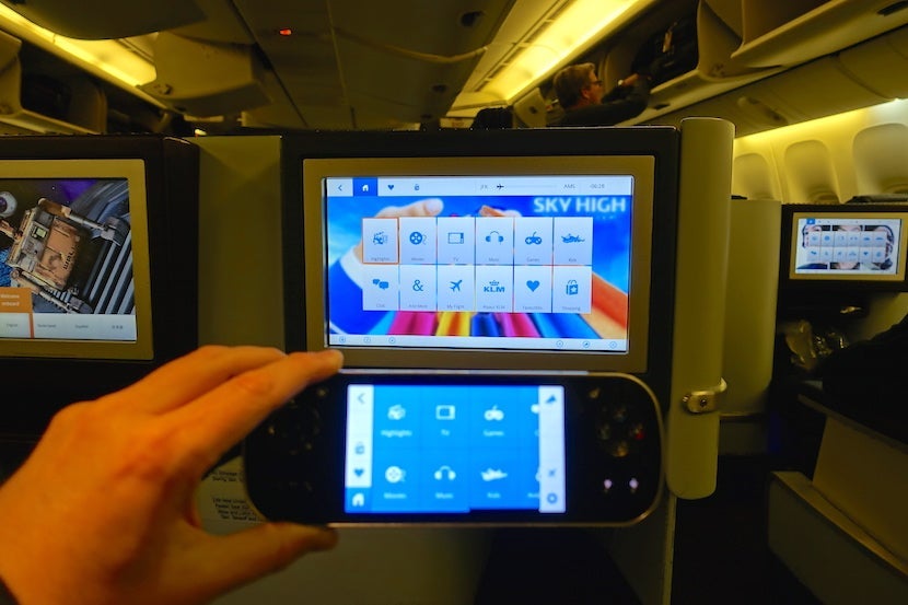 The IFE screen and remote can operate independently.