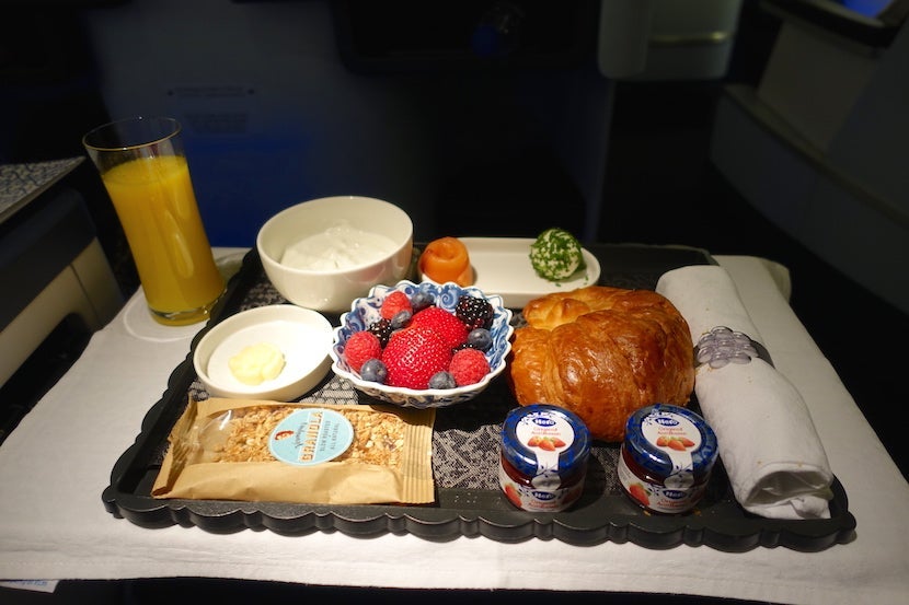 The breakfast tray before landing.