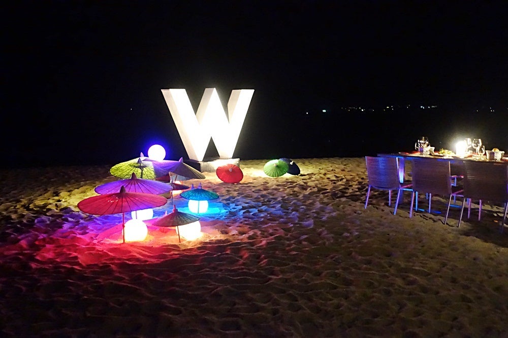 Our gorgeous beach dinner setup.
