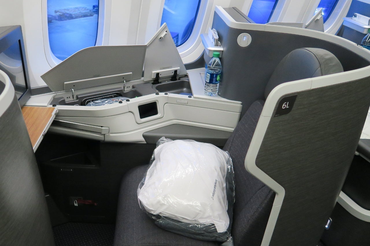 Business class on AA's Boeing 787-9.