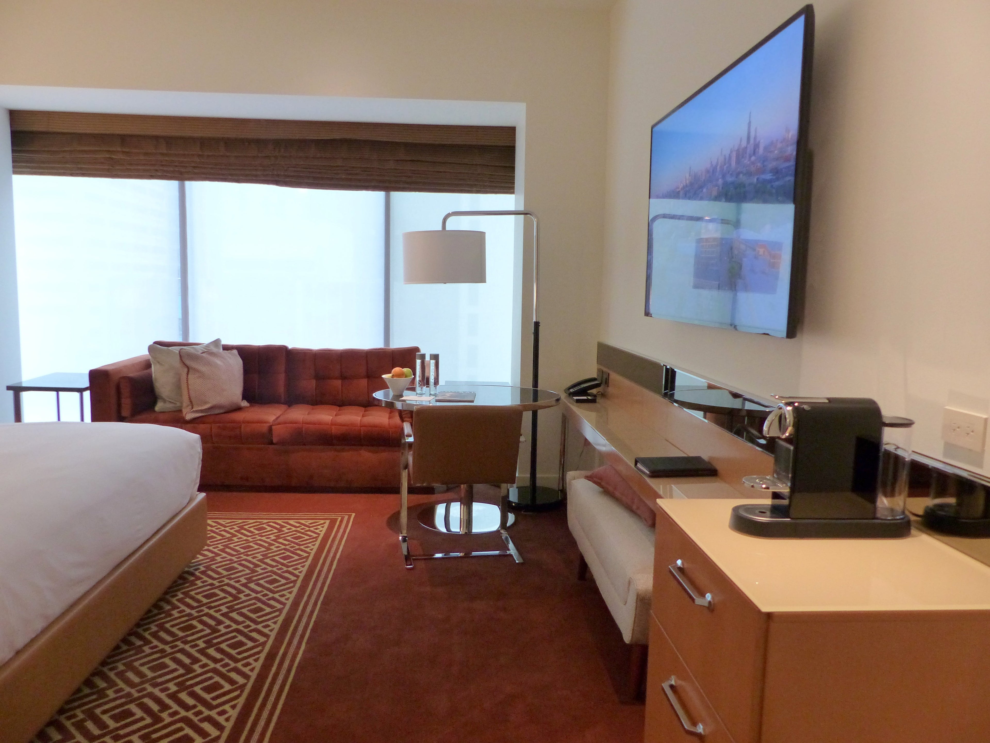 img-conrad-room-tv