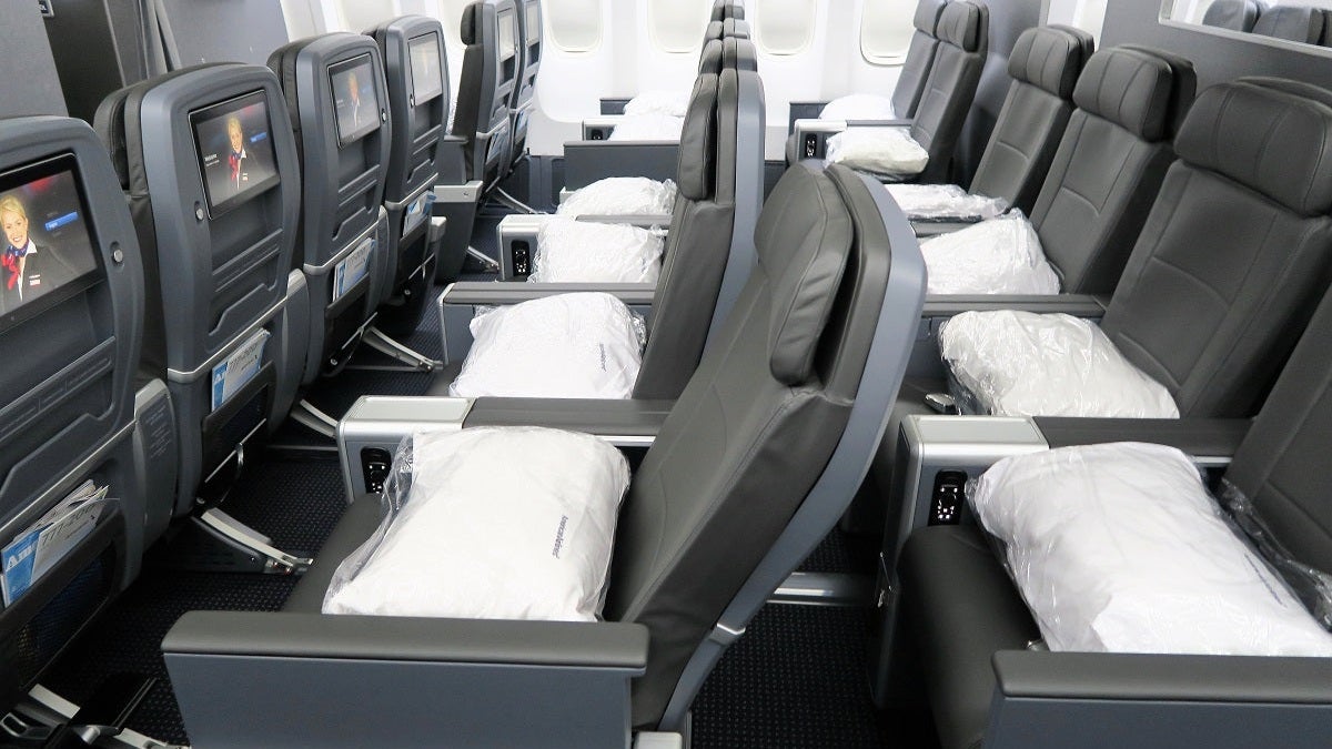 AA 772 premium economy recline