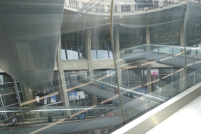 CDG Terminal 1 escalators 2