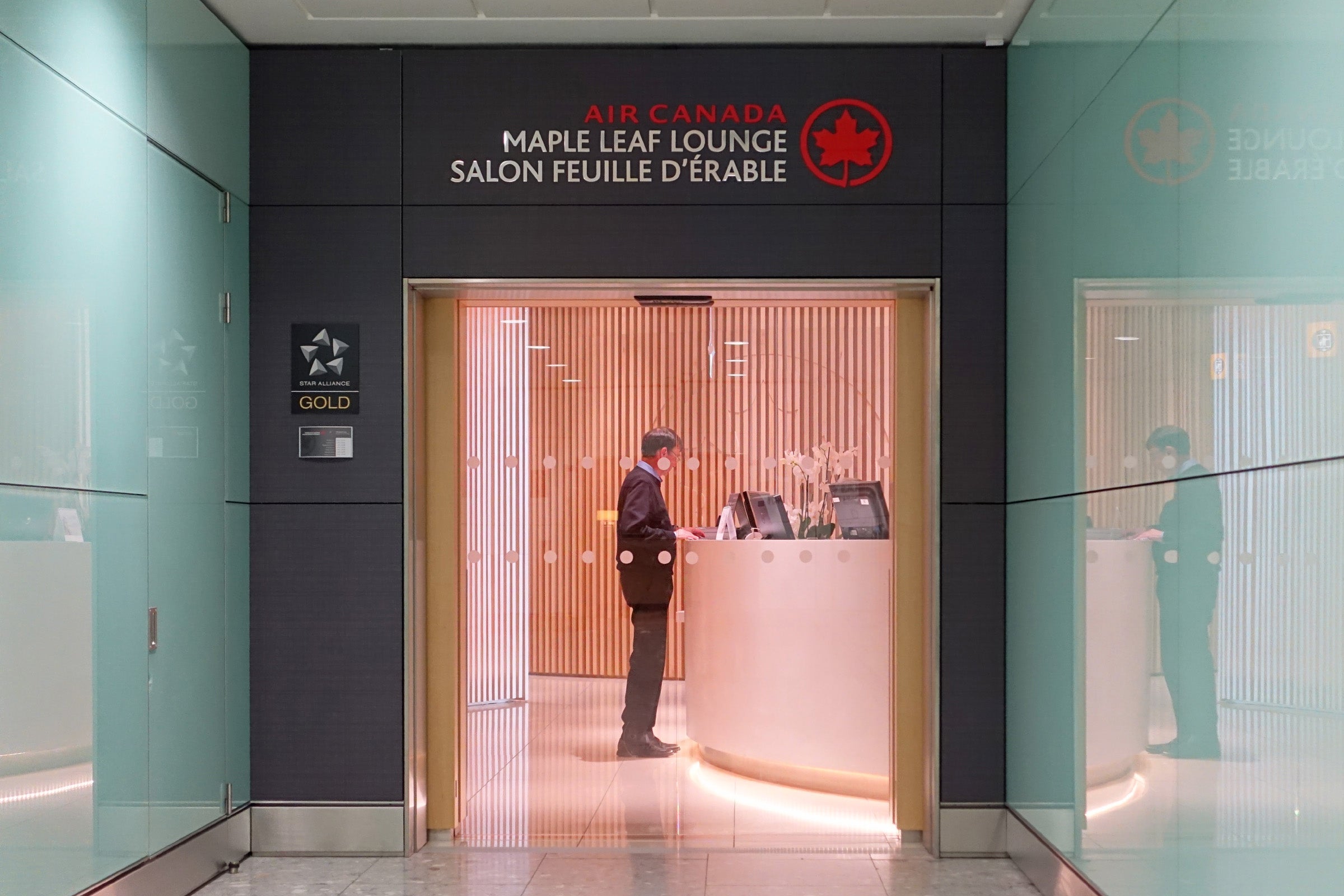 Air Canada 777-300ER Business Class Review
